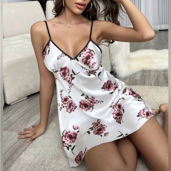 Floral Lingerie Sleepwear Nightie - Picture 3 of 4
